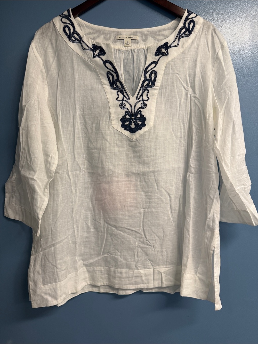 Banana Republic White Tunic with Navy Embroidered V-Neck